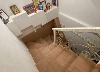 Продаю 4-комнатную квартиру, 80 м2, деревня Колонтаево, Полевая улица, 1