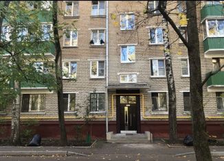 Двухкомнатная квартира в аренду, 56 м2, Москва, улица Приорова, 38, район Коптево
