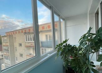 Двухкомнатная квартира на продажу, 52.8 м2, Петровск, улица Марата, 7