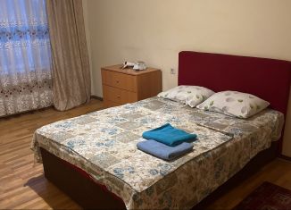 2-комнатная квартира в аренду, 54 м2, Москва, Новоясеневский проспект, 13к1, метро Ясенево