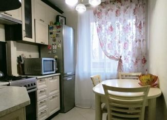 Трехкомнатная квартира на продажу, 54.9 м2, Новочебоксарск, Первомайская улица, 43