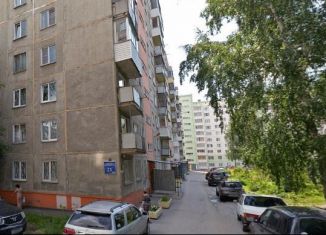 Продается трехкомнатная квартира, 55.6 м2, Новосибирск, улица Олеко Дундича, 21, метро Золотая Нива