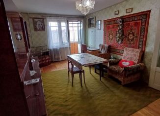 Продаю 2-ком. квартиру, 54 м2, Йошкар-Ола, улица Петрова, 13, микрорайон Центральный