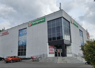 Продаю торговую площадь, 2417.5 м2, Заречный, Спортивная улица, 10