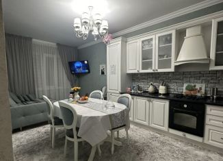 Продается четырехкомнатная квартира, 108 м2, Кизляр, улица Мирзабекова, 45