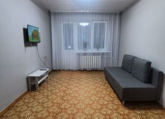 Аренда 3-ком. квартиры, 50 м2, Аксай, проспект Ленина, 25