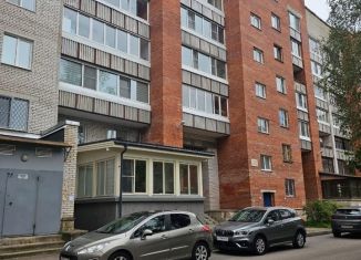 Продажа 2-ком. квартиры, 50 м2, Сосновый Бор, Ленинградская улица, 60