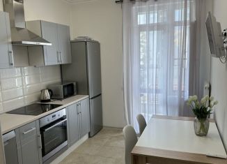 Сдам 2-ком. квартиру, 56 м2, Москва, Кастанаевская улица, 44Ак3