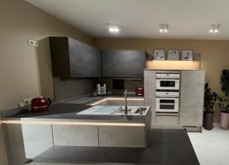 Продам 3-ком. квартиру, 98 м2, Сочи, микрорайон Завокзальный, Грузинский переулок, 1