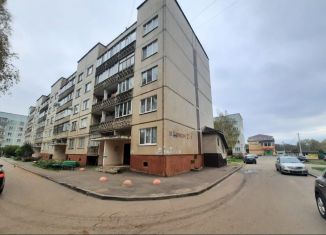 Продается 1-комнатная квартира, 34 м2, Великие Луки, Мурманская улица, 2к1