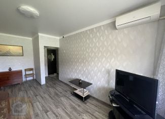 Продам 1-ком. квартиру, 29 м2, Евпатория, улица Фрунзе, 67