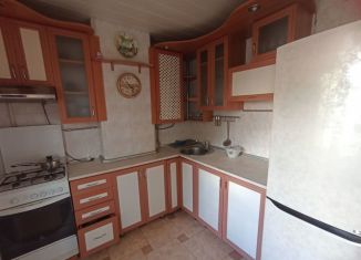 Сдаю 2-комнатную квартиру, 47 м2, Алушта, улица Туристов, 2А