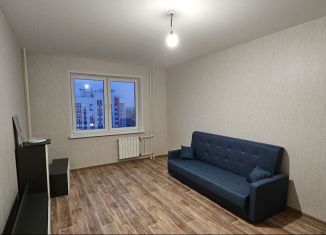 Сдаю 2-ком. квартиру, 60 м2, Орловская область, улица Генерала Лаврова, 3