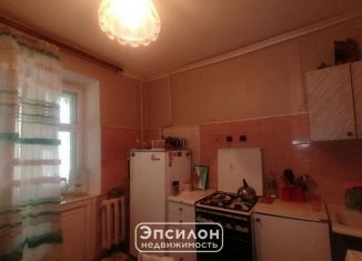 Продаю двухкомнатную квартиру, 50.6 м2, Курская область, улица Парижской Коммуны, 32