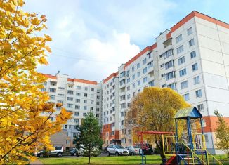 Продается 3-комнатная квартира, 70 м2, Новгородская область, улица Коровникова, 12