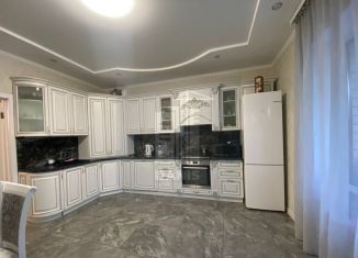 Продам 3-комнатную квартиру, 135 м2, Краснодар, Прикубанский округ, Карельская улица, 116/1