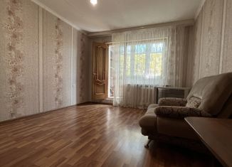 Продам 2-комнатную квартиру, 56 м2, Владикавказ, улица Цоколаева, 8, 9-й микрорайон