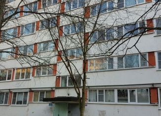 Продажа 3-ком. квартиры, 65 м2, Сосновый Бор, улица Машиностроителей, 6