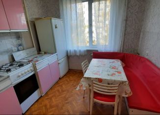 Сдается в аренду 2-ком. квартира, 54 м2, Смоленск, улица Николаева, 52