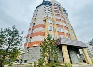 Продам 2-ком. квартиру, 73 м2, Киров, Пролетарская улица, 43А