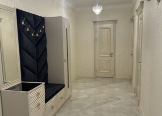 Сдам 2-ком. квартиру, 90 м2, Дагестан, улица Строителей КОРа, 83