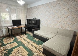 Сдам в аренду 3-ком. квартиру, 90 м2, Дагестан, улица Каммаева, 15А