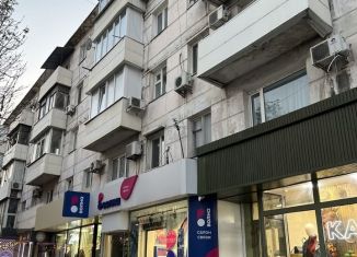 Продается 3-комнатная квартира, 60 м2, Симферополь, проспект Кирова, 28