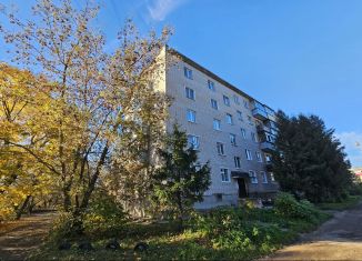 Продается трехкомнатная квартира, 52.3 м2, Кимры, улица Чапаева, 24