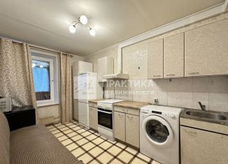 Продаю 1-комнатную квартиру, 34.8 м2, Москва, улица Маршала Захарова, 11, метро Царицыно