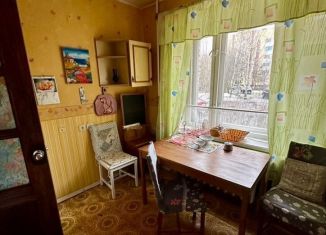 Продажа 3-комнатной квартиры, 60.7 м2, Петергоф, Суворовская улица