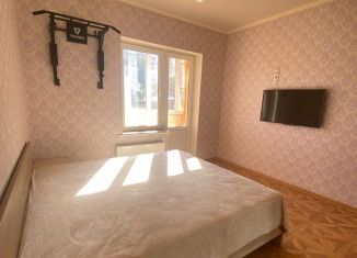 Продам 2-ком. квартиру, 70 м2, Краснодарский край, Краснодарская улица, 59