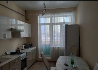 Сдача в аренду трехкомнатной квартиры, 80 м2, Республика Башкортостан, Сиреневый бульвар, 2