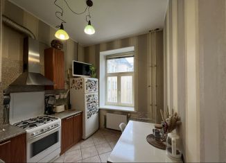 Продам 2-ком. квартиру, 67 м2, Санкт-Петербург, улица Рылеева, 10