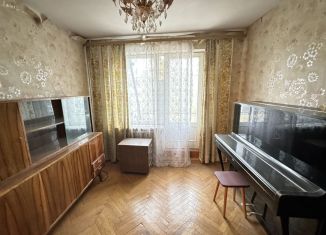 Продается 3-ком. квартира, 56.3 м2, Лобня, улица Чкалова, 5