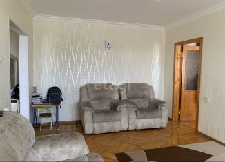 Продам 3-комнатную квартиру, 65 м2, Владикавказ, улица Генерала Дзусова, 19