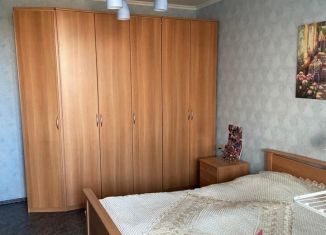 Сдам в аренду 2-комнатную квартиру, 60 м2, Москва, Новогиреевская улица, 28, район Перово