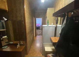 Сдается трехкомнатная квартира, 56 м2, Наро-Фоминск, улица Калинина, 14