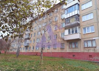 Продается трехкомнатная квартира, 61.8 м2, Барнаул, улица Антона Петрова, 158, Ленинский район