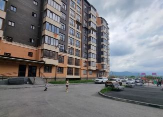 Продаю 3-комнатную квартиру, 112 м2, Владикавказ, улица Астана Кесаева, 44Е