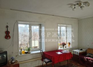 Продам трехкомнатную квартиру, 41 м2, Топки, Красноармейская улица, 82