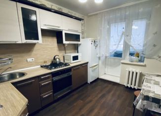 Продам 2-ком. квартиру, 64 м2, Республика Башкортостан, улица Артёма, 100