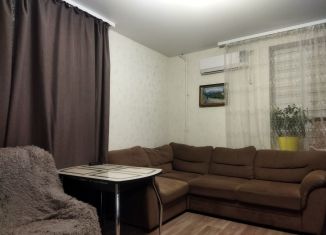 Продаю 3-ком. квартиру, 60 м2, Волгоградская область, Ковенская улица, 6А