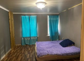 Продам 2-комнатную квартиру, 50 м2, Астрахань, улица Чехова, 37