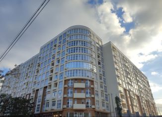 Продаю 2-ком. квартиру, 66.7 м2, Крым, улица Маршала Советского Союза Буденного С.М., 33к4