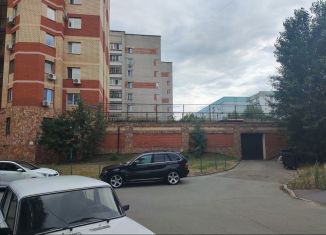 Сдается в аренду машиноместо, 15 м2, Казань, улица Четаева, 5А