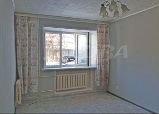 Продаю 1-ком. квартиру, 30 м2, Тюмень, Калининский округ, улица Бабарынка, 69