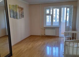 Продаю 1-ком. квартиру, 43 м2, Орловская область, улица Графа Киселёва, 1