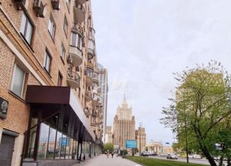 Продается 2-ком. квартира, 45.2 м2, Москва, Смоленская улица, 10