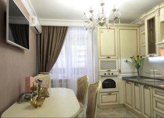 Продажа 2-комнатной квартиры, 70 м2, Ростовская область, проспект Соколова, 72