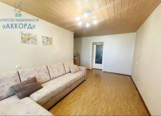 Продается 3-ком. квартира, 65.4 м2, Бийск, улица Петра Мерлина, 2